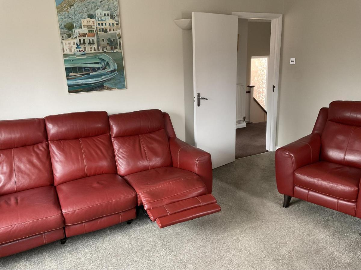 Large 2-Bedroom Maisonette With Free Parking Туикнем Экстерьер фото